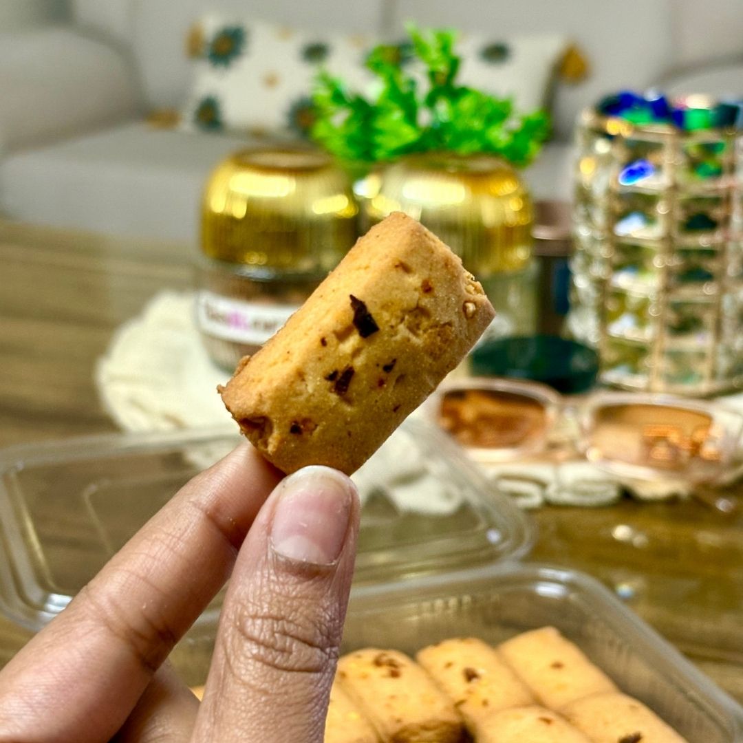 Chilly Garlic Biscuit